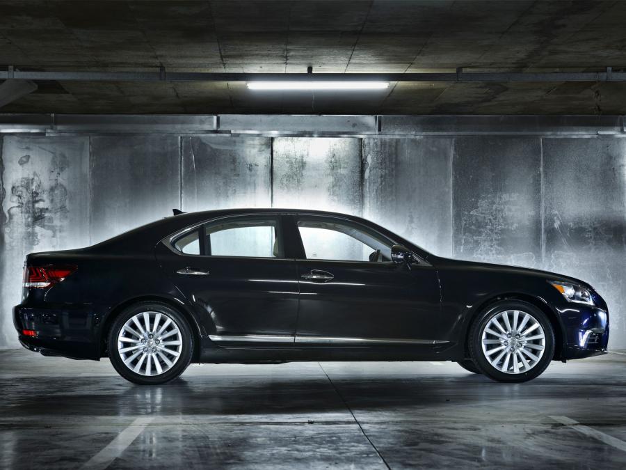  Lexus LS460 2013 года  (ZA) (фото 2 из 8)